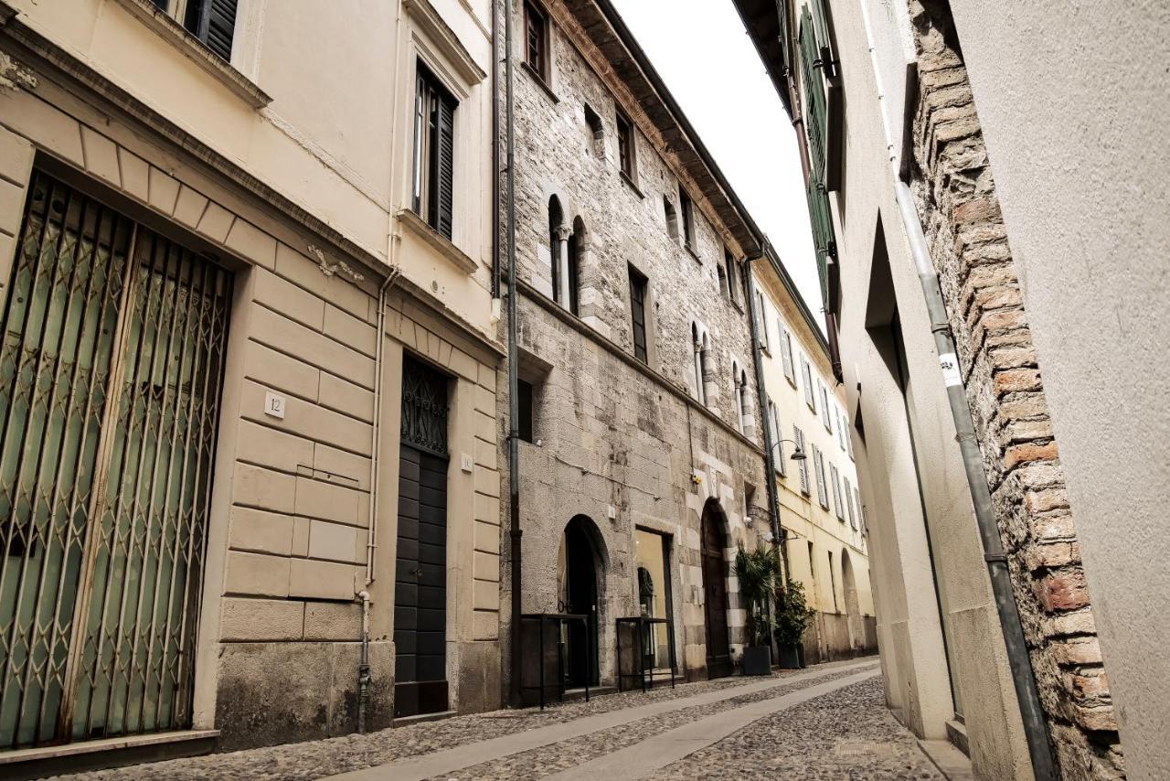 Casa Del Pittore - Elegante Appartamento Del 1200 - Centro Storico Côme Esterno foto